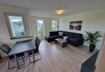 Apartment nahe Meyer Werft in Ostfriesland mit K  che & Netflix has Balcony rooms