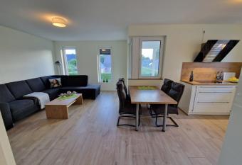Apartment nahe Meyer Werft in Ostfriesland mit K  che & Netflix has Balcony rooms