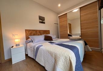 HABITACI  N EN VIVIENDA CENTRICA BILBAo allows 18 year olds to book a room