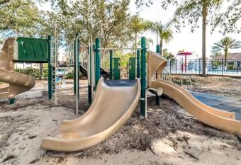 Windsor Palms Apartments Resort by ZK has Balcony rooms