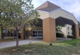 Eloquence has Balcony rooms