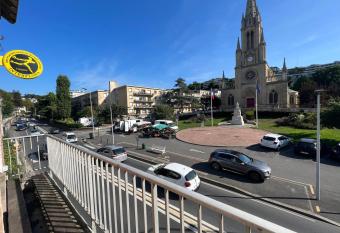 Les Terrasses de Sainte Adresse    5 min    pieds de la mer - Les Appartements Oc  ane has Balcony rooms