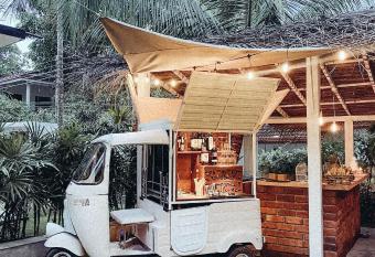 Clics Coliving & Coworking allows 18 year olds to book a room