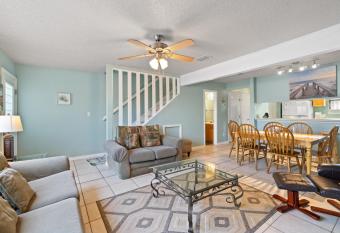 Sugar Beach D17 has Balcony rooms