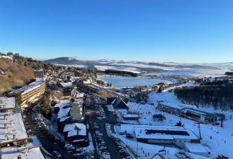 Appartement 4 pers Tour de la Biche skis aux pieds has Balcony rooms