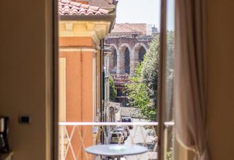 Casa Vivaldi by BeHome Suites & Apartments allows 18 year olds to book a room