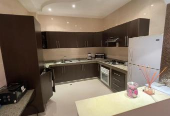 Superbe Appartement a Hay Charaf Spacieux 100m has rooms with a private hot tub