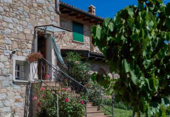 Appartamento 2 piano WIFI 20 min Zocca has Balcony rooms