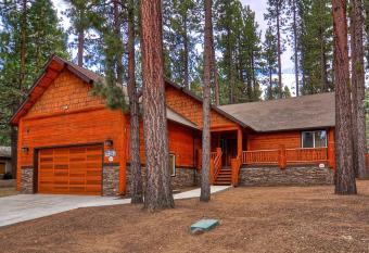 Snow Summit Luxury Lodge allows 18 year olds to book a room