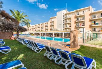 Globales Playa Santa Ponsa has Balcony rooms