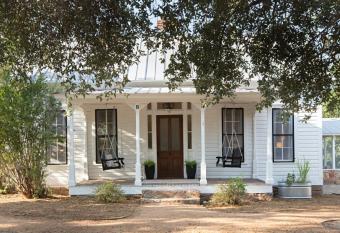 Mustard Seed Bed and Breakfast on the Llano has Balcony rooms