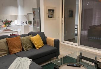 Sea view apartment Yas Island Daily or Monthly renting has Balcony rooms