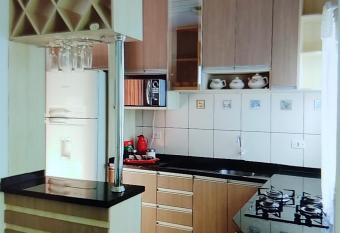 Hotel Pousada Hostel - Casa em Foz Caminho das Cataratas, Argentina e Paraguay allows 18 year olds to book a room