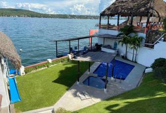 Hermosa Casa Privada con acceso al lago y todo... has Balcony rooms