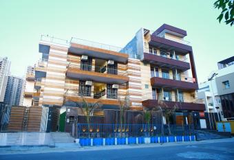 Summer House has Balcony rooms