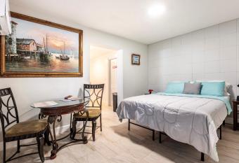 Jony   s Oasis has Balcony rooms