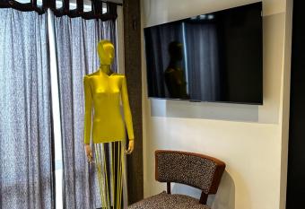 The Hawthorne has Balcony rooms