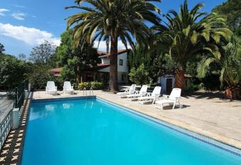 Dreams and friends on the coast of Bilbao. has Balcony rooms