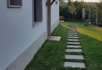 Lar do solpor allows 18 year olds to book a room