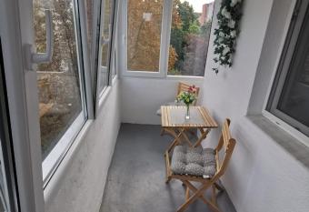 Apartment  allows 18 year olds to book a room