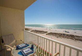 Island Inn 413 has Balcony rooms