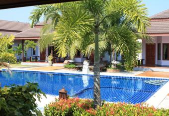 Waterside Resort has Balcony rooms