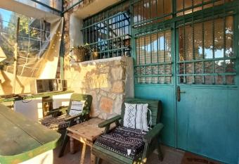 View of the Valley Guest House has rooms with a private hot tub