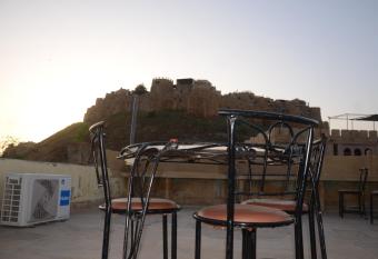 Jaisalmer Guest House has Balcony rooms