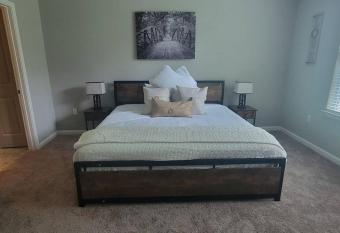 Luxury 2 Bedroom 2 Bath and 1 Car Garage with Pool has Balcony rooms