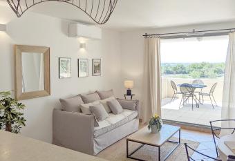 ALLURA GOLF APPARTEMENT has Balcony rooms