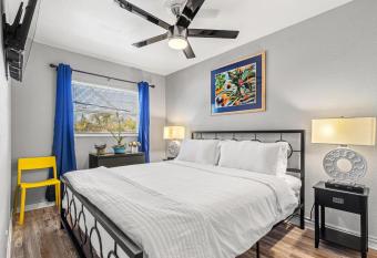 Sunset Beach Suites has Balcony rooms