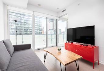 Cute Downtown Unit In Heart Of Toronto has Balcony rooms