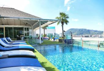 Sira Grande Hotel & Spa allows 18 year olds to book a room