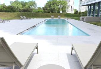 Apartamento en Torre One II (cerca de la playa, con piscina) has Balcony rooms