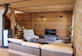 grand appartement priv   neuf avec loggia has Balcony rooms