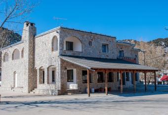 Hotel Gigilos Omalos has Balcony rooms