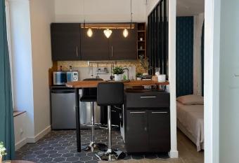 Le Studio Cosy allows 18 year olds to book a room