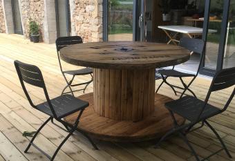 Chambre spacieuse Le clos des vignes allows 18 year olds to book a room