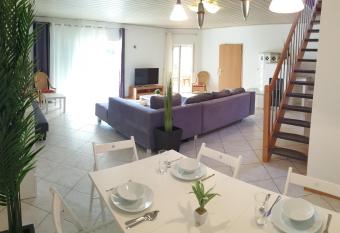 Gro  e Maisonette-Wohnung-nur 5 min zum Europapark has Balcony rooms