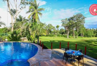 HostPal Las Brisas Ixtapa allows 18 year olds to book a room