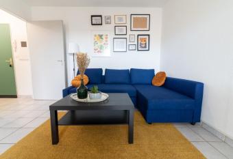 Avignon Superbe Appartement 4 Personnes Centre Ville-Parking gratuit has Balcony rooms