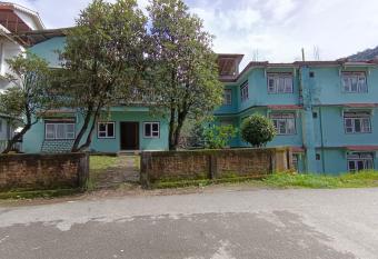 Hotel Pemathang has Balcony rooms