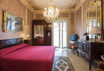 B&B Via Roma has Balcony rooms