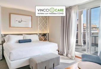 Vincci Soma has Balcony rooms
