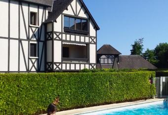 Appartement d une chambre avec piscine partagee et balcon amenage a Cabourg a 3 km de la plagea has Balcony rooms