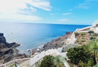 Apartamento Salema mar, relax y atardecer al norte de Gran Canaria allows 18 year olds to book a room