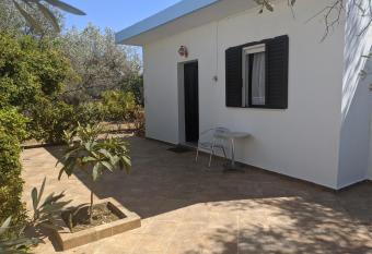 Kolymbia Cottage allows 18 year olds to book a room