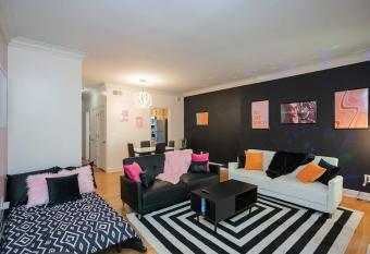 NEW Stayin Funky 2 bd 2 5 ba Parking CENTRAL has Balcony rooms