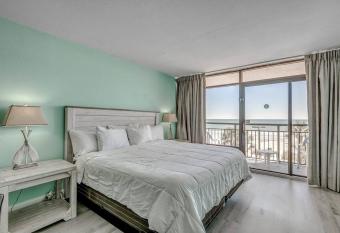 Oceanfront King Studio - SMART TV Oceanfront View has Balcony rooms