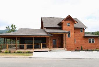 Woodland Cove has Balcony rooms